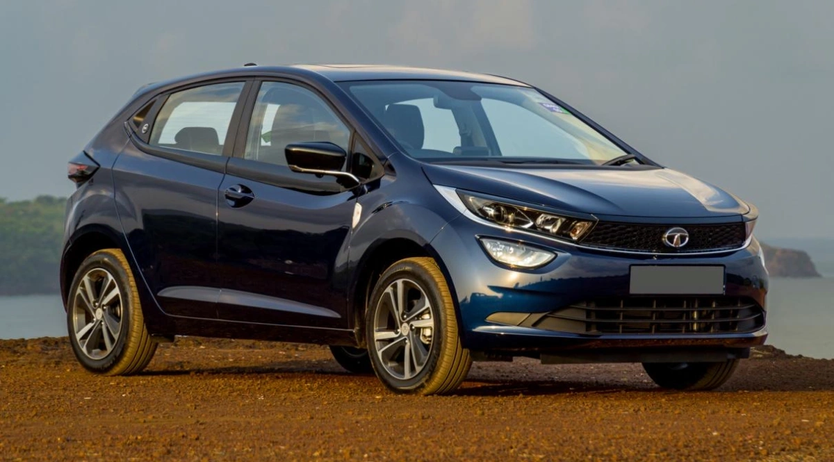 Tata Altroz with sunroof