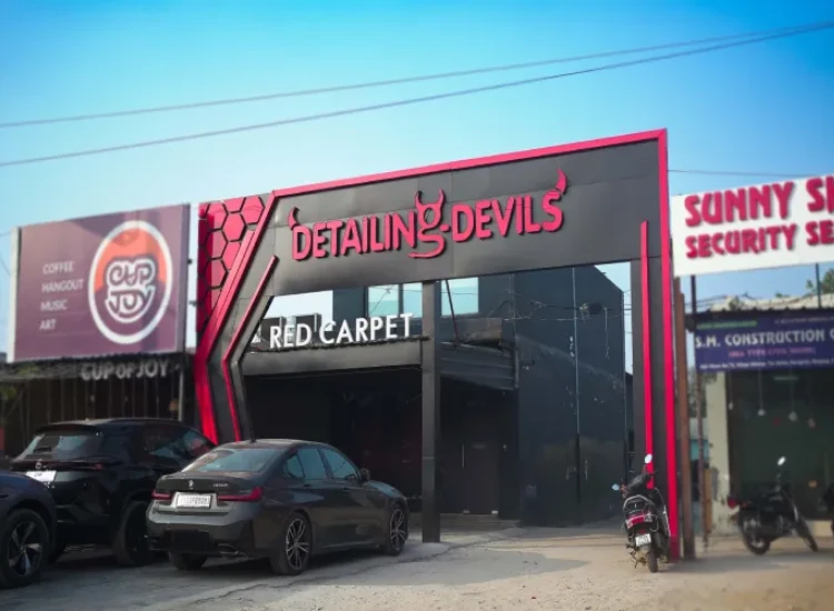 Detailing devils Red Carpet Gurugram